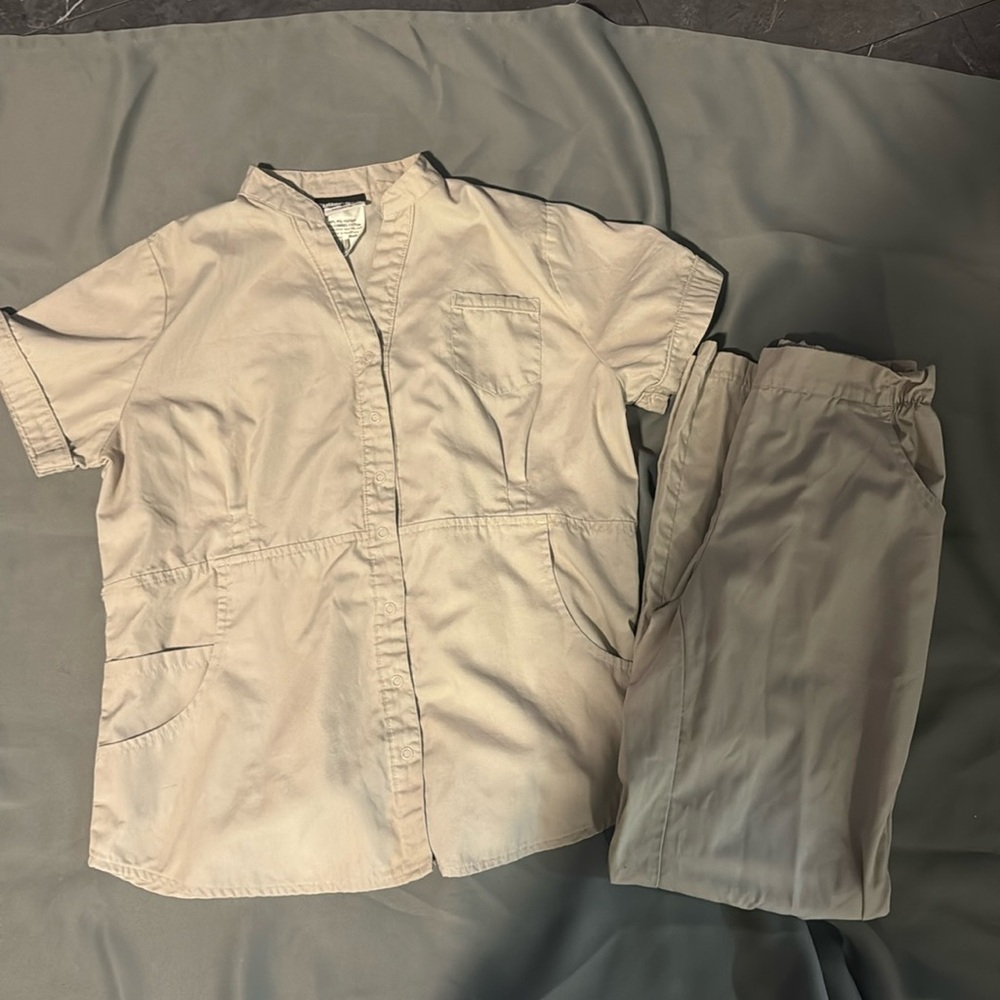 Butter soft scrub set. Tan